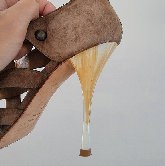 Heels - Picture 8 of 9